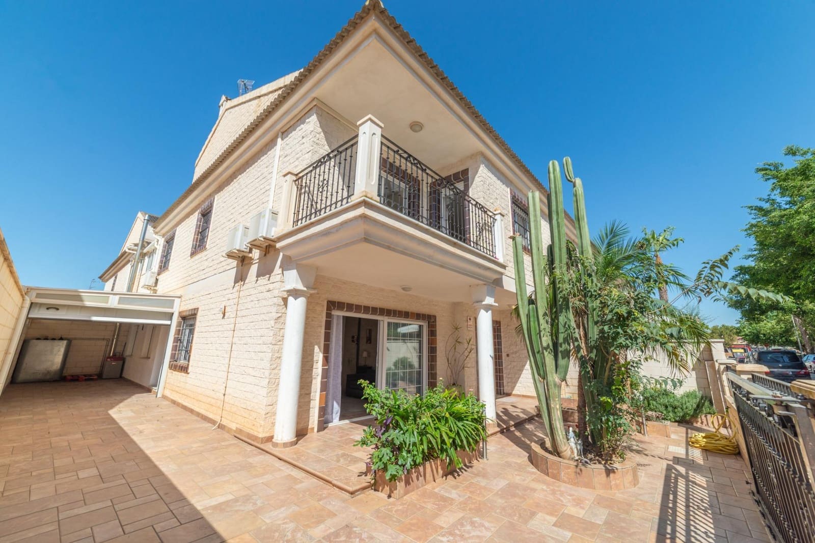 3 bedroom Semi-detached Villa for sale in San Javier with garage - € 342,000 (Ref: 9942462)