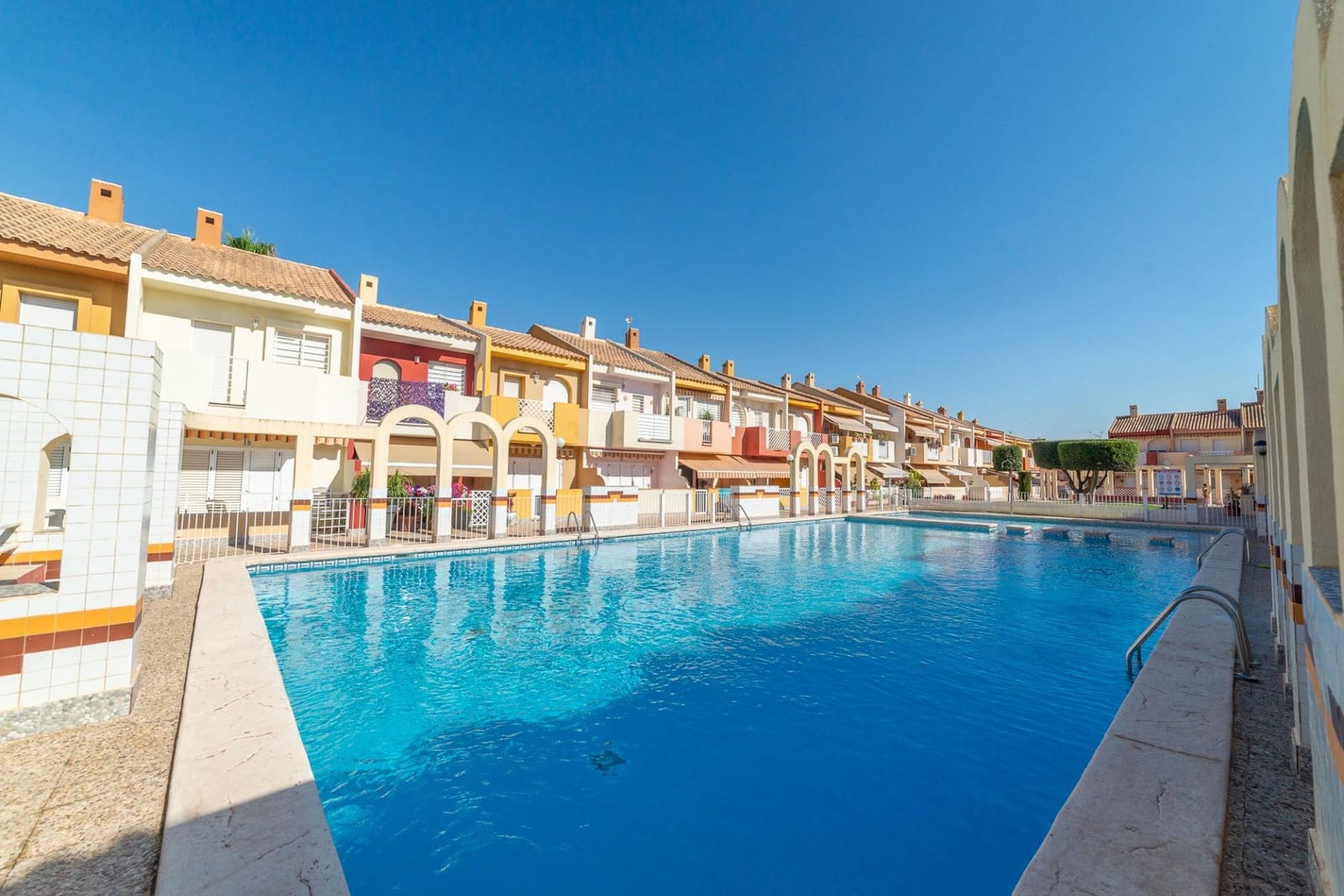 2 soverom Rekkehus til salgs i Santiago de la Ribera med svømmebasseng garasje - € 224 000 (Ref: 9955124)