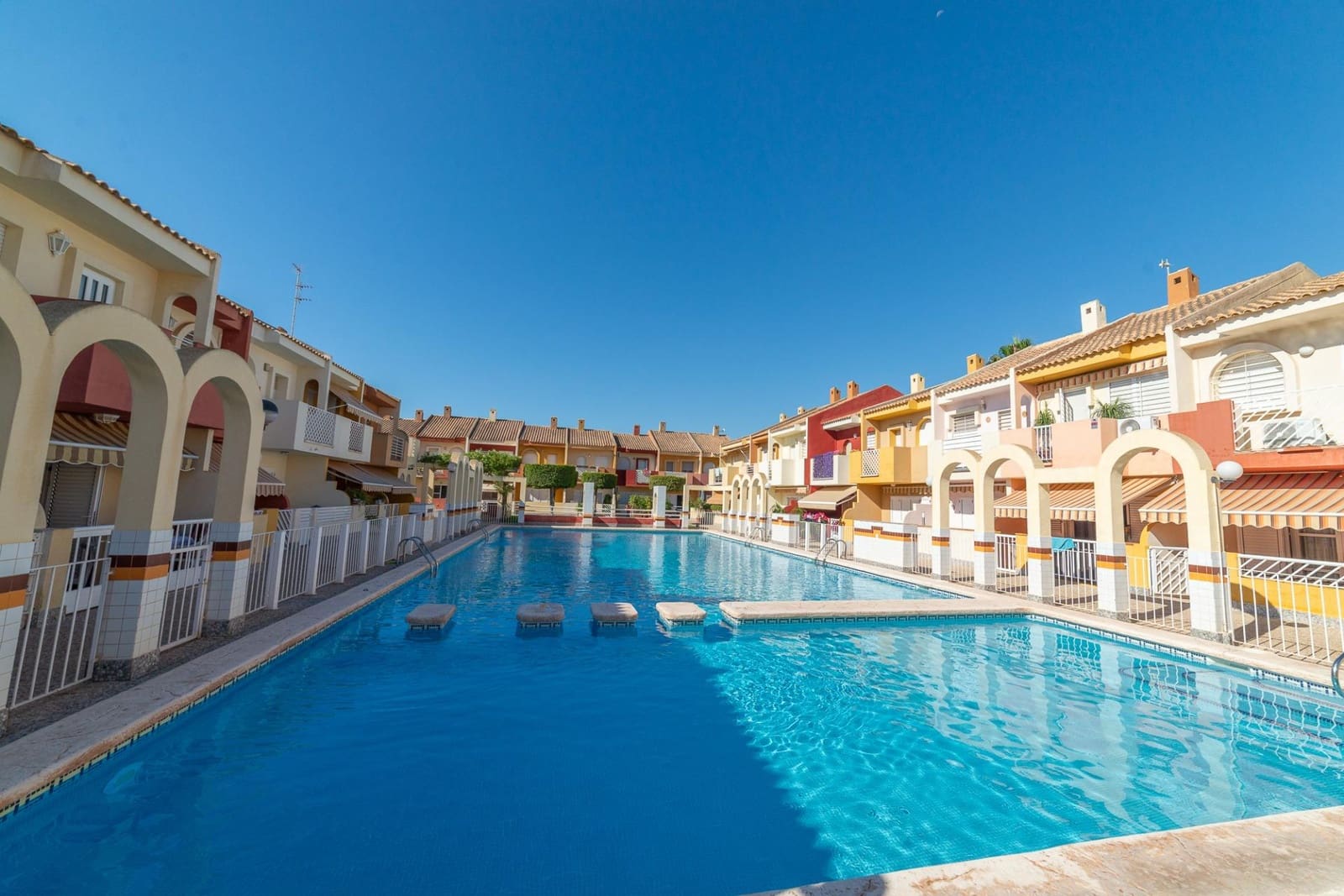 2 soverom Rekkehus til salgs i Santiago de la Ribera med svømmebasseng garasje - € 224 000 (Ref: 9955124)
