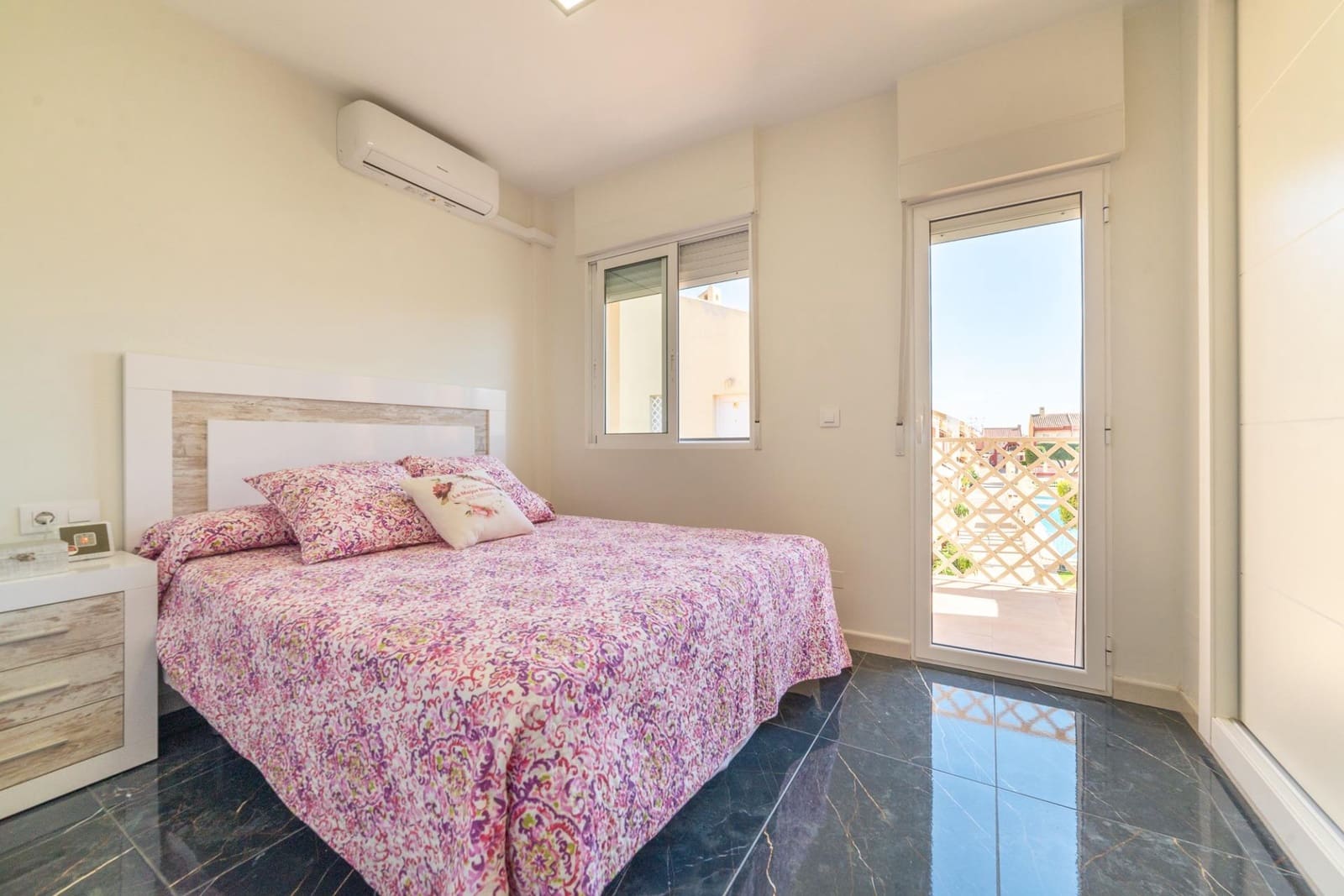 2 soverom Rekkehus til salgs i Santiago de la Ribera med svømmebasseng garasje - € 224 000 (Ref: 9955124)