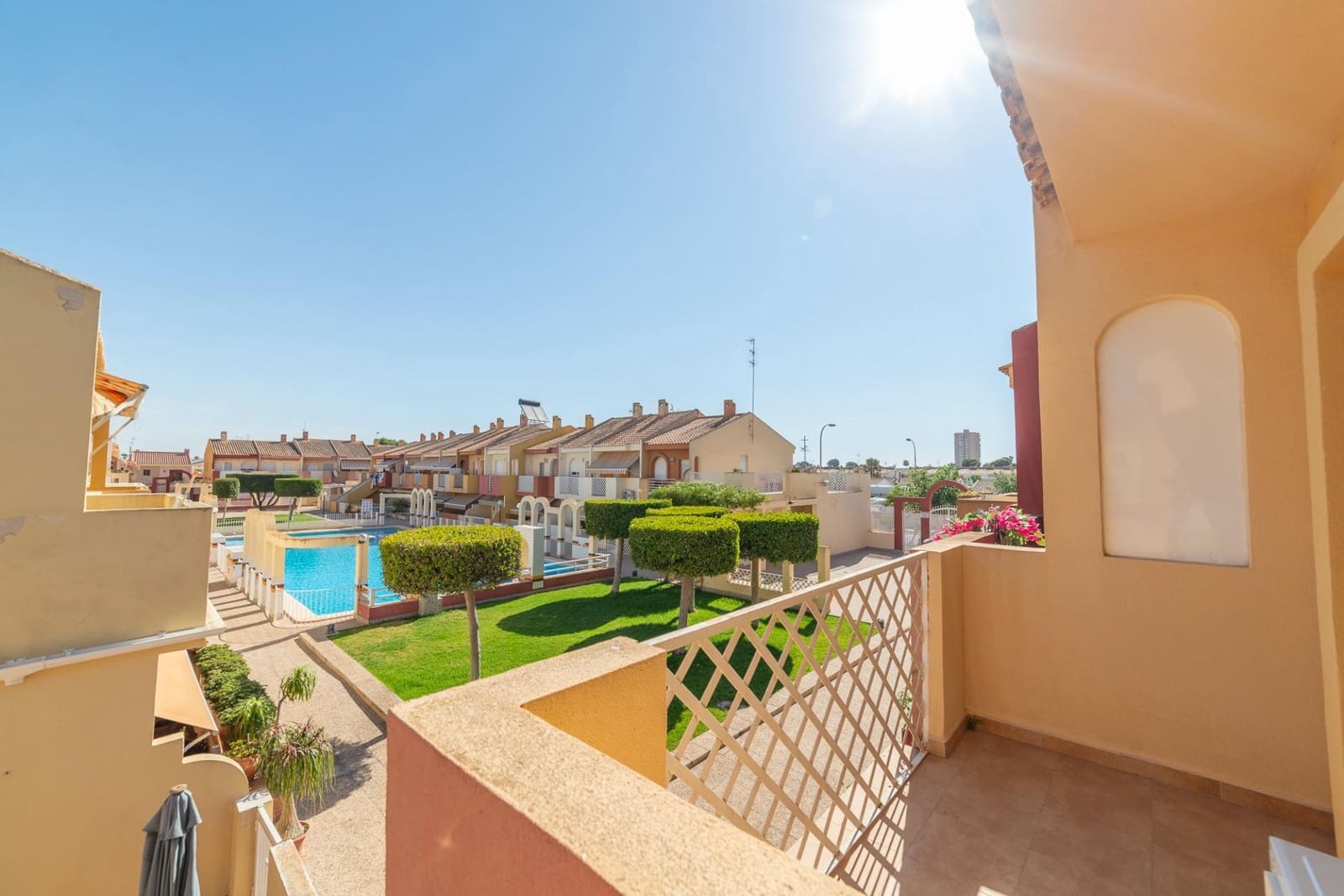 2 soverom Rekkehus til salgs i Santiago de la Ribera med svømmebasseng garasje - € 224 000 (Ref: 9955124)