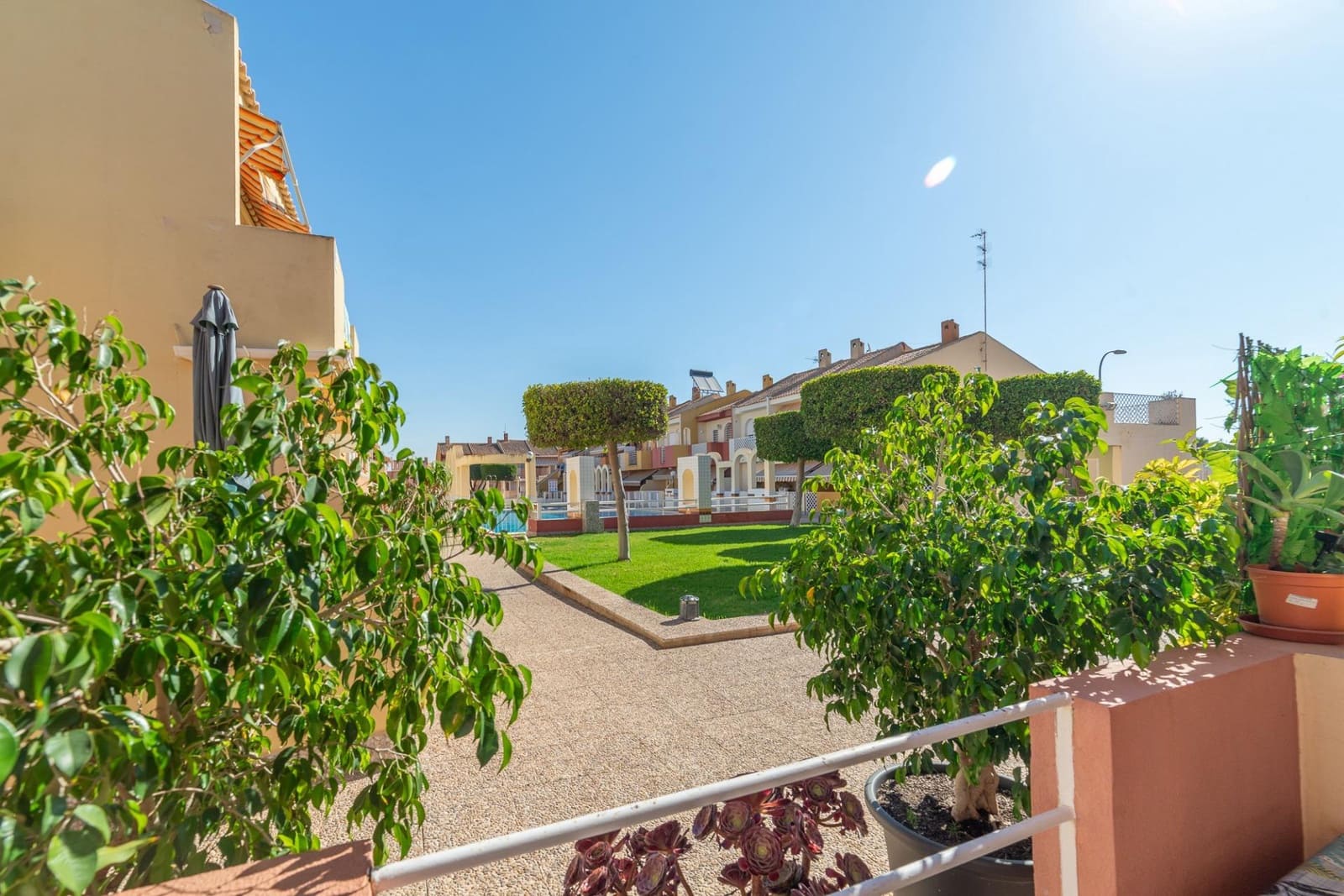 2 soverom Rekkehus til salgs i Santiago de la Ribera med svømmebasseng garasje - € 224 000 (Ref: 9955124)