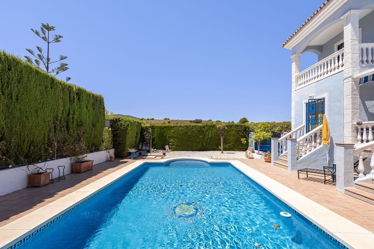 4 sovrum Villa till salu i Coin med pool garage - 745 000 € (Ref: 10009796)