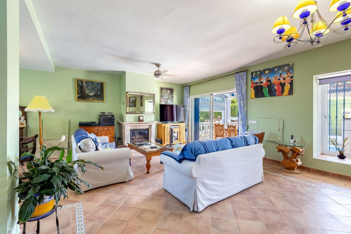 4 sovrum Villa till salu i Coin med pool garage - 745 000 € (Ref: 10009796)