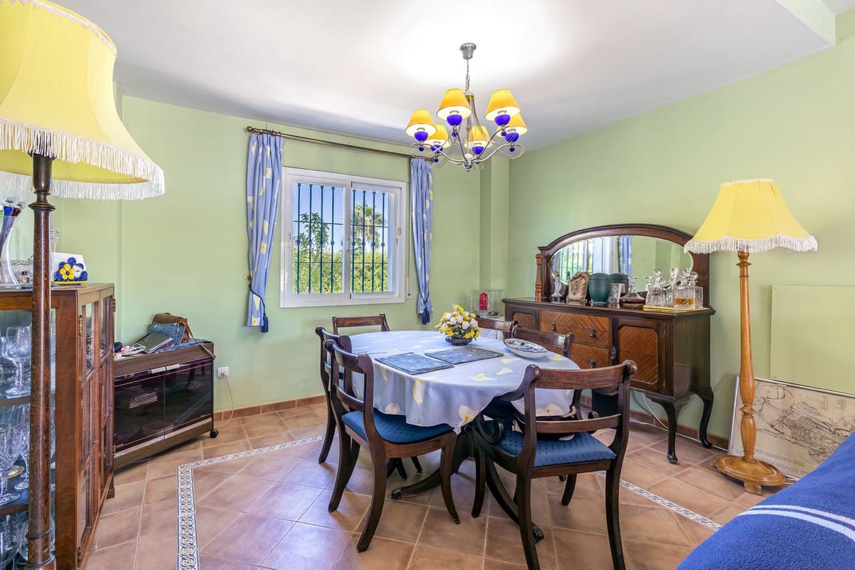 4 sovrum Villa till salu i Coin med pool garage - 745 000 € (Ref: 10009796)