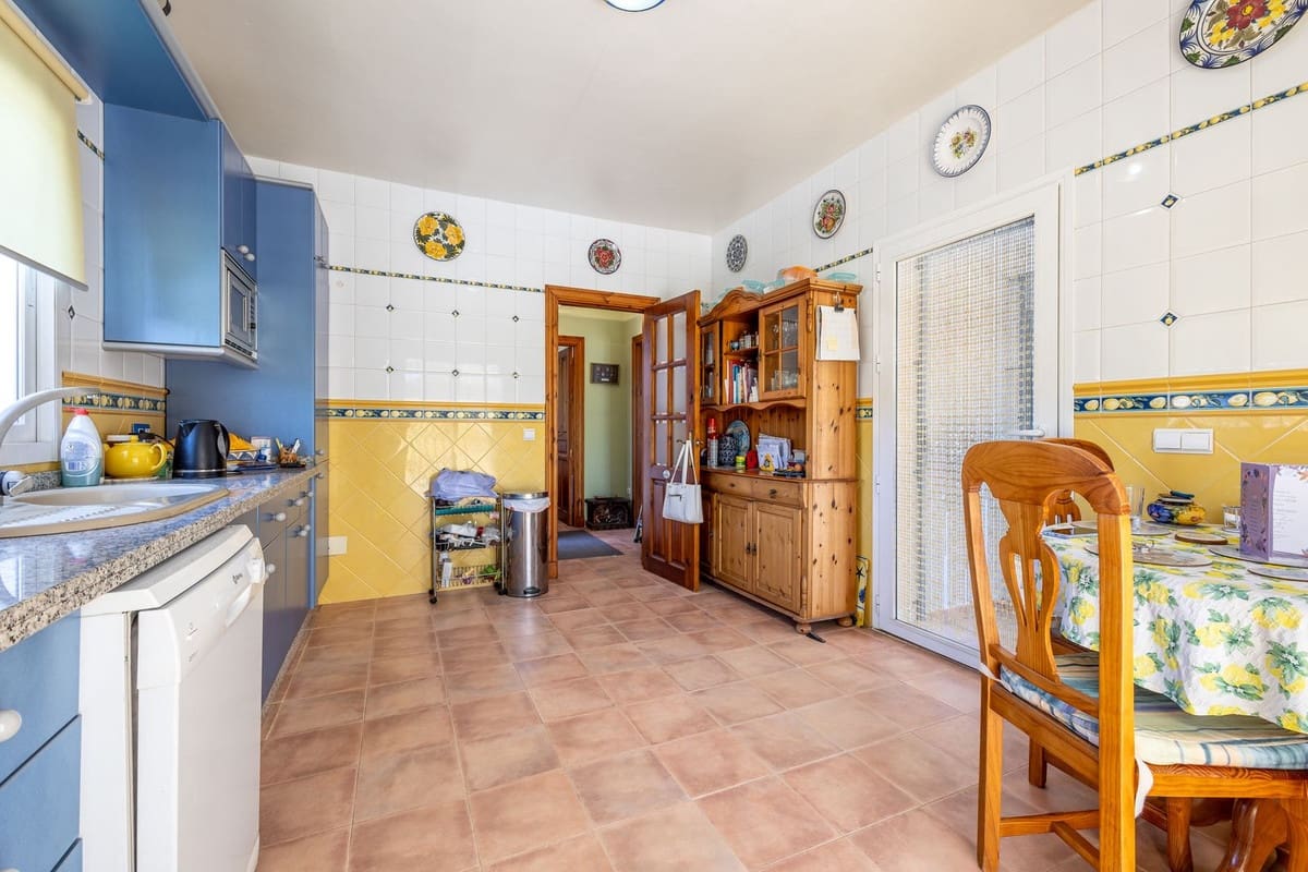 4 sovrum Villa till salu i Coin med pool garage - 745 000 € (Ref: 10009796)