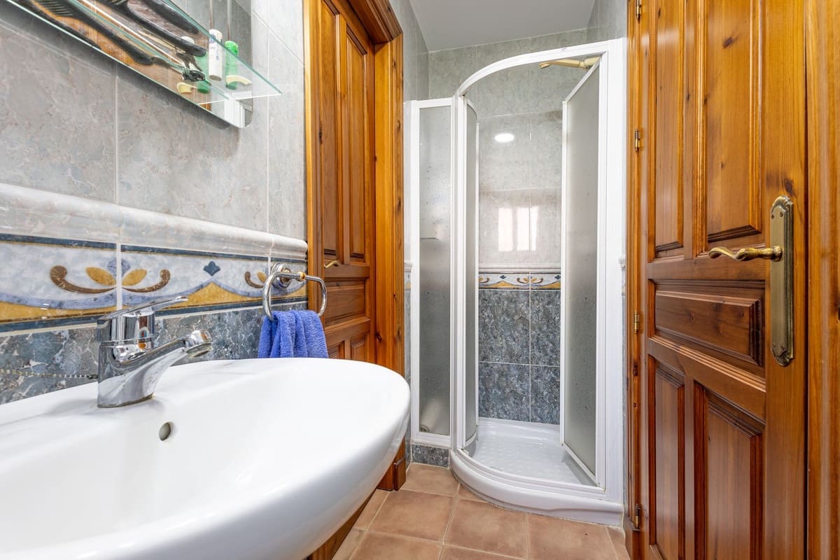 4 sovrum Villa till salu i Coin med pool garage - 745 000 € (Ref: 10009796)