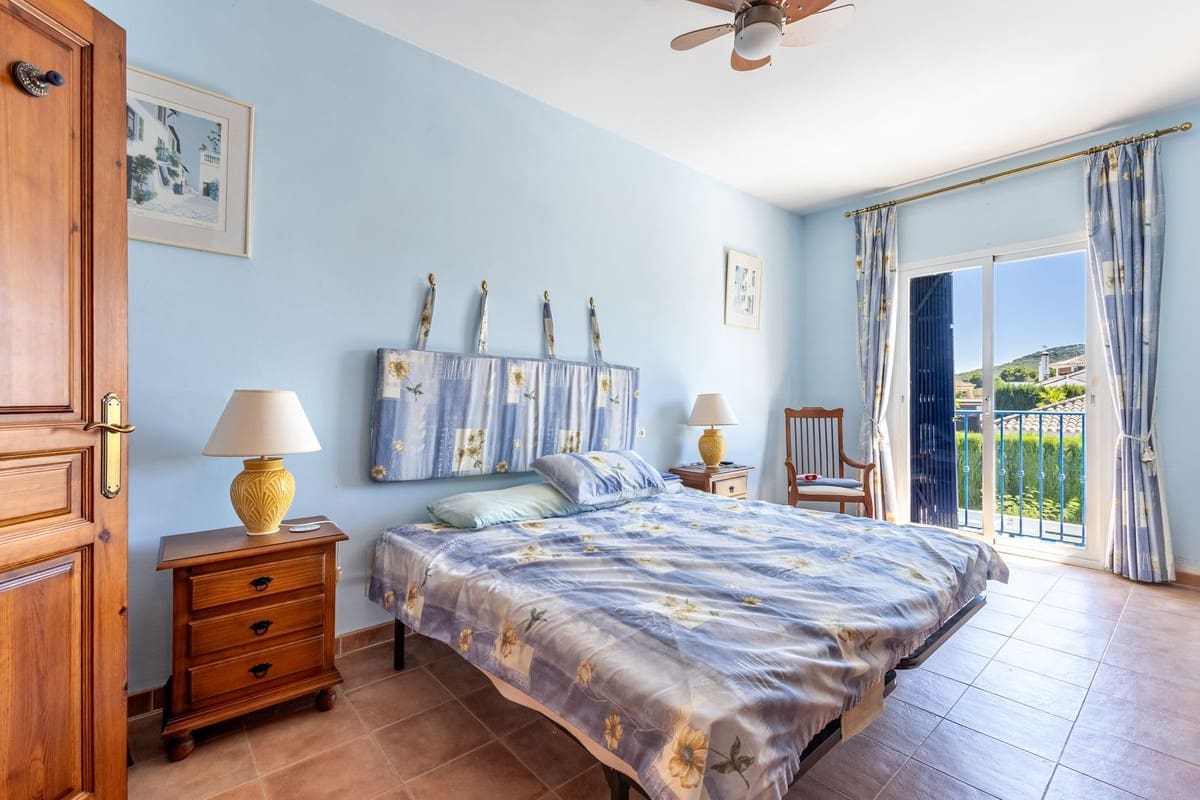 4 sovrum Villa till salu i Coin med pool garage - 745 000 € (Ref: 10009796)