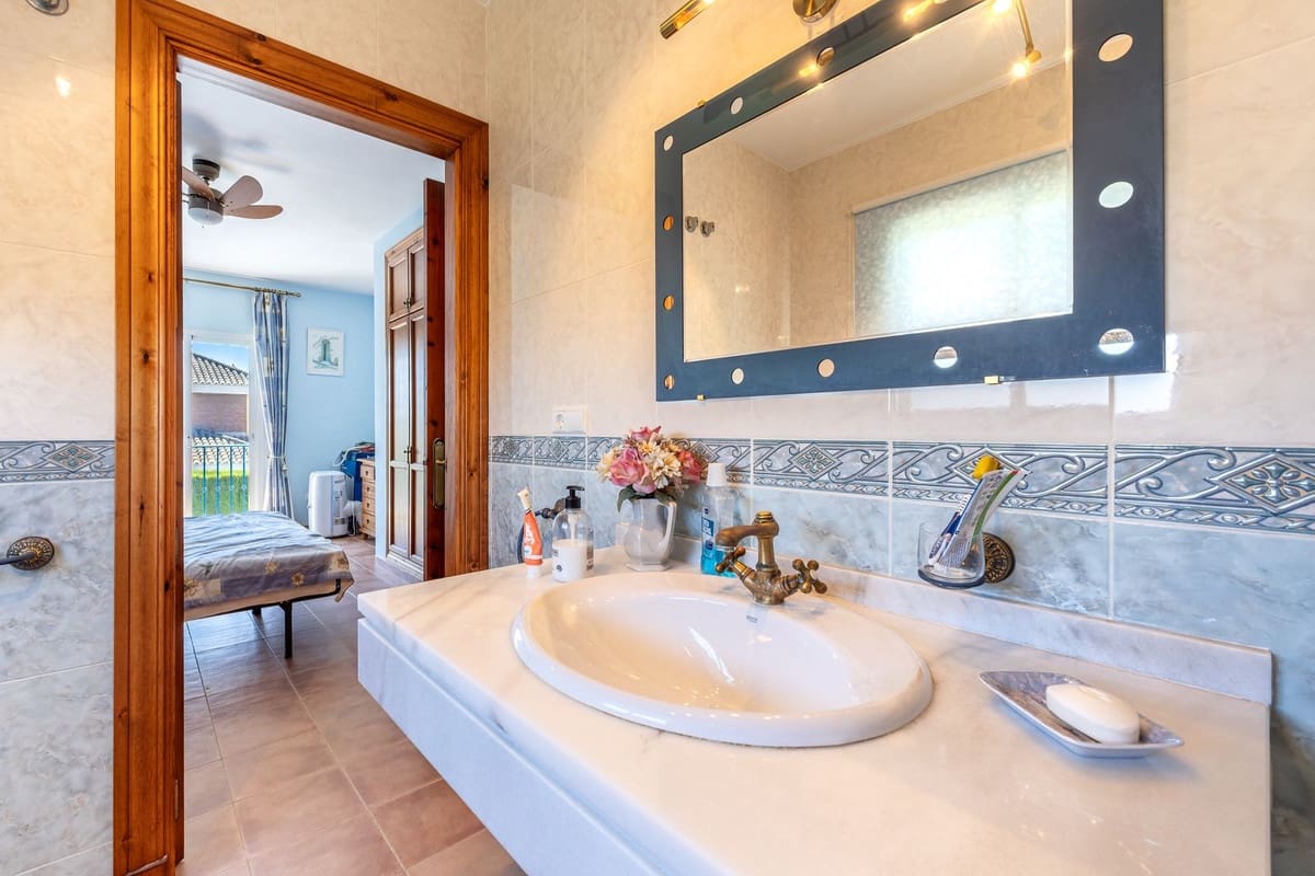 4 sovrum Villa till salu i Coin med pool garage - 745 000 € (Ref: 10009796)
