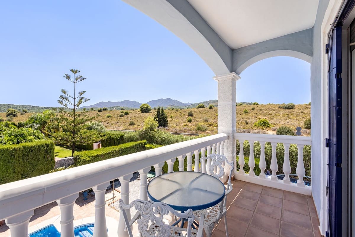 4 sovrum Villa till salu i Coin med pool garage - 745 000 € (Ref: 10009796)