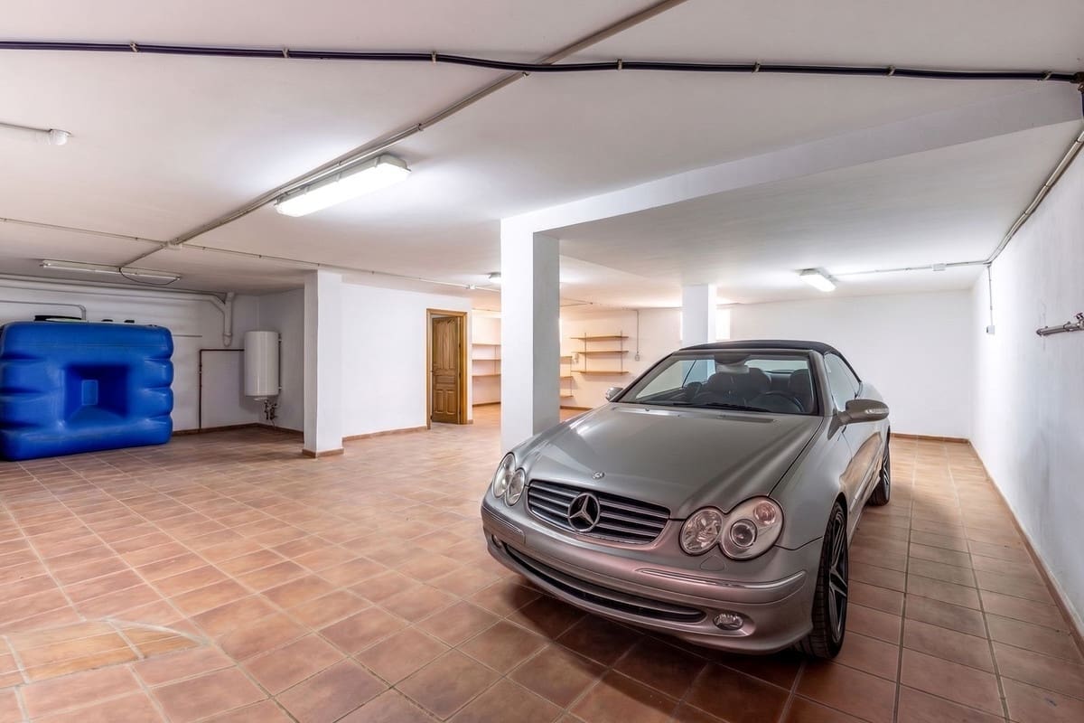 4 sovrum Villa till salu i Coin med pool garage - 745 000 € (Ref: 10009796)