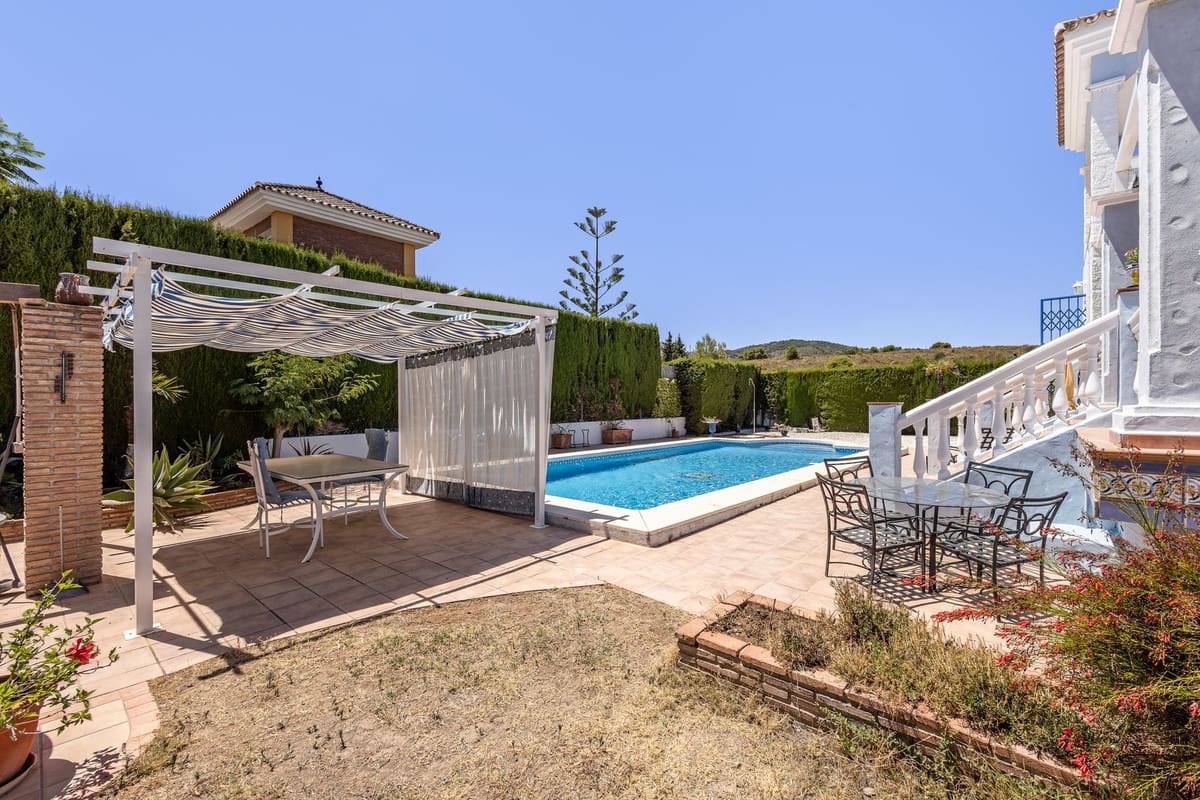 4 sovrum Villa till salu i Coin med pool garage - 745 000 € (Ref: 10009796)