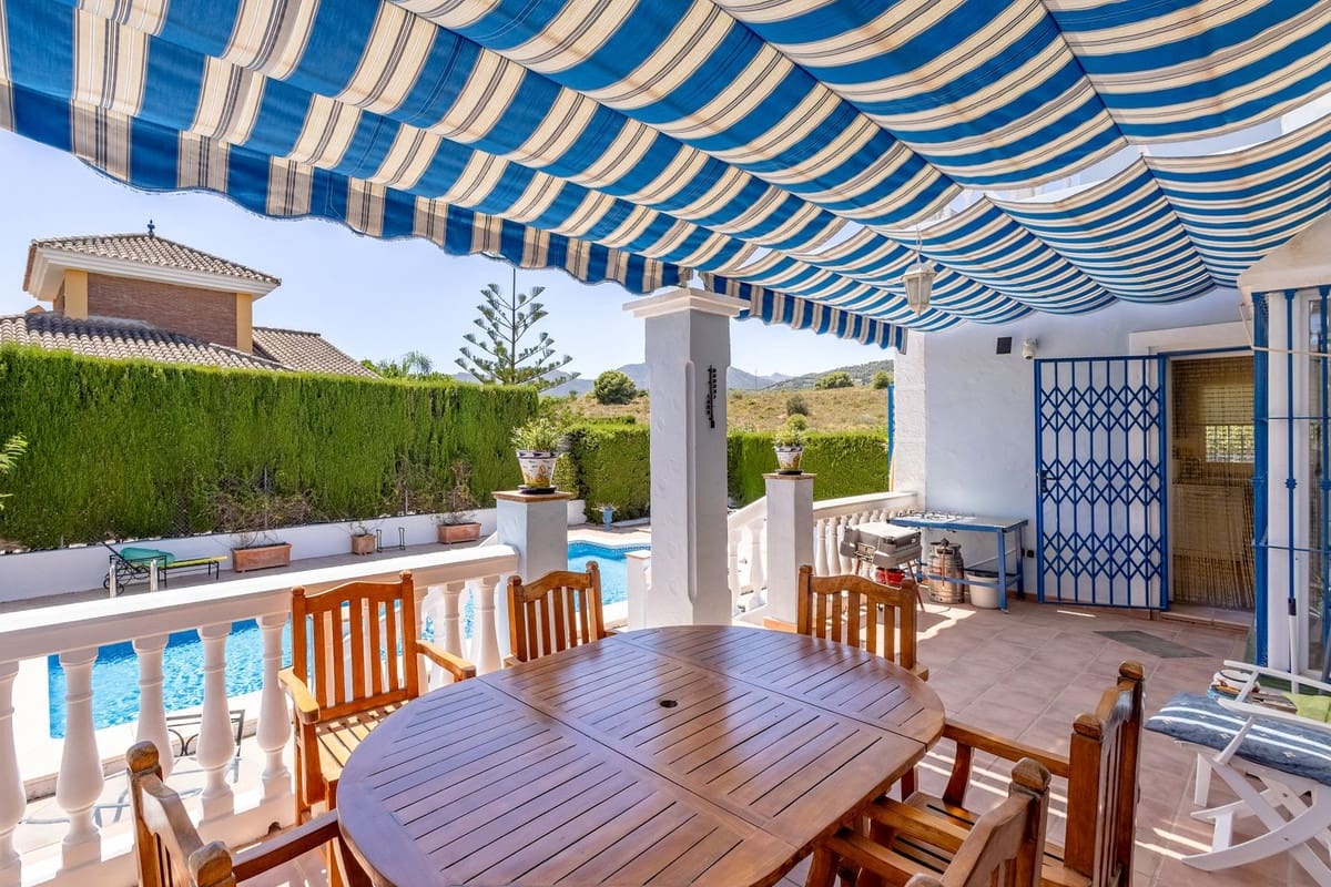 4 sovrum Villa till salu i Coin med pool garage - 745 000 € (Ref: 10009796)