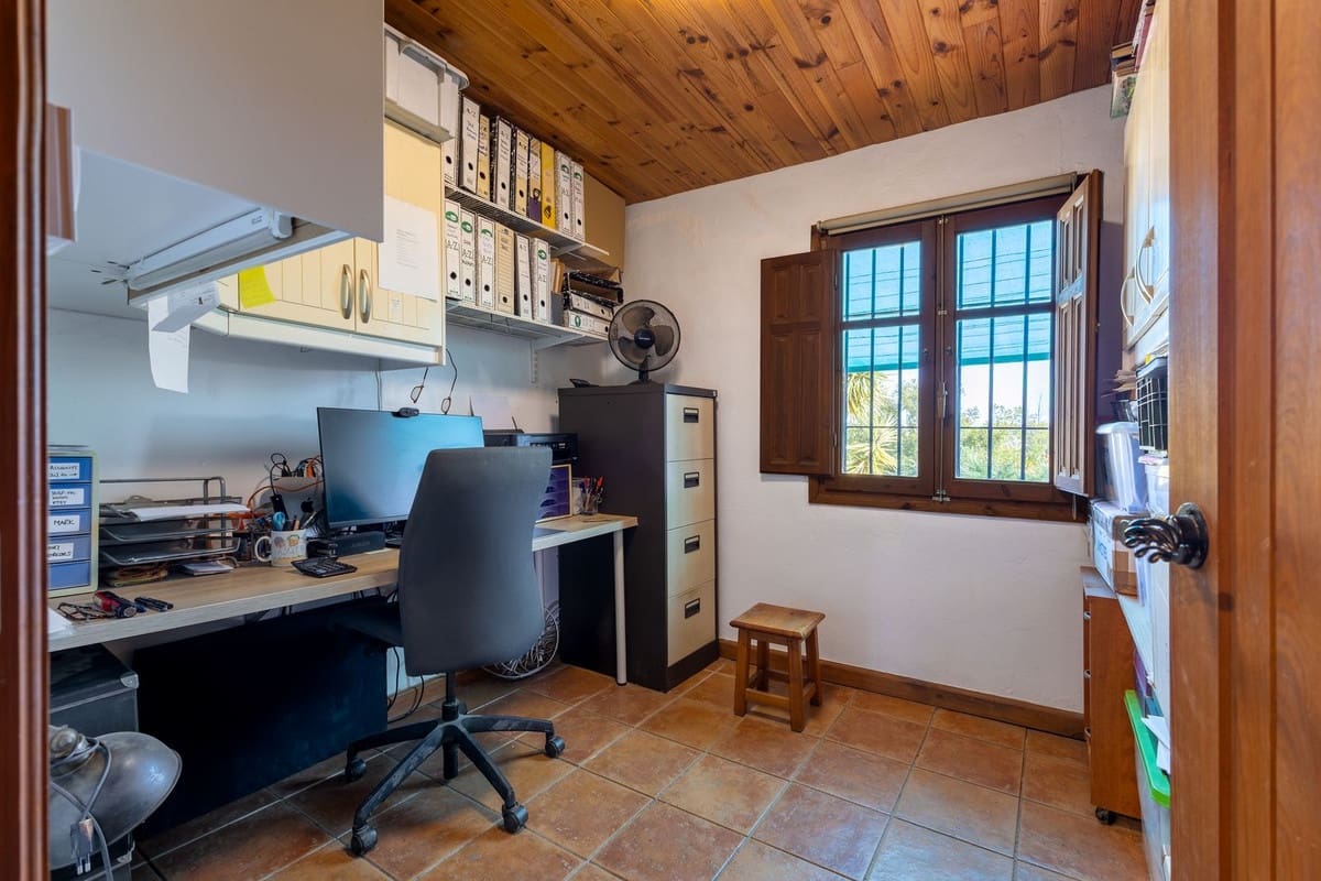 Finca/Casa Rural de 3 habitaciones en Coín en venta con piscina - 325.000 € (Ref: 10130686)
