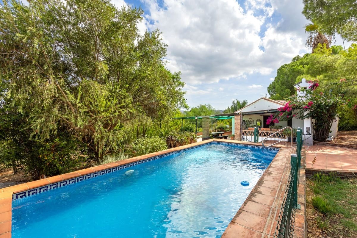 Finca/Casa Rural de 3 habitaciones en Coín en venta con piscina - 325.000 € (Ref: 10130686)