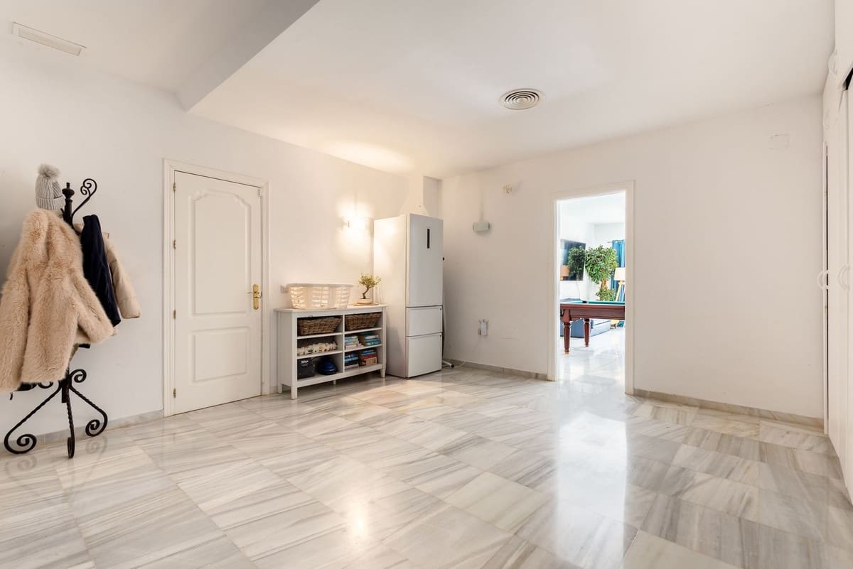 4 soveværelse Byhus til salg i Alhaurin Golf med swimmingpool garage - € 685.000 (Ref: 10135075)