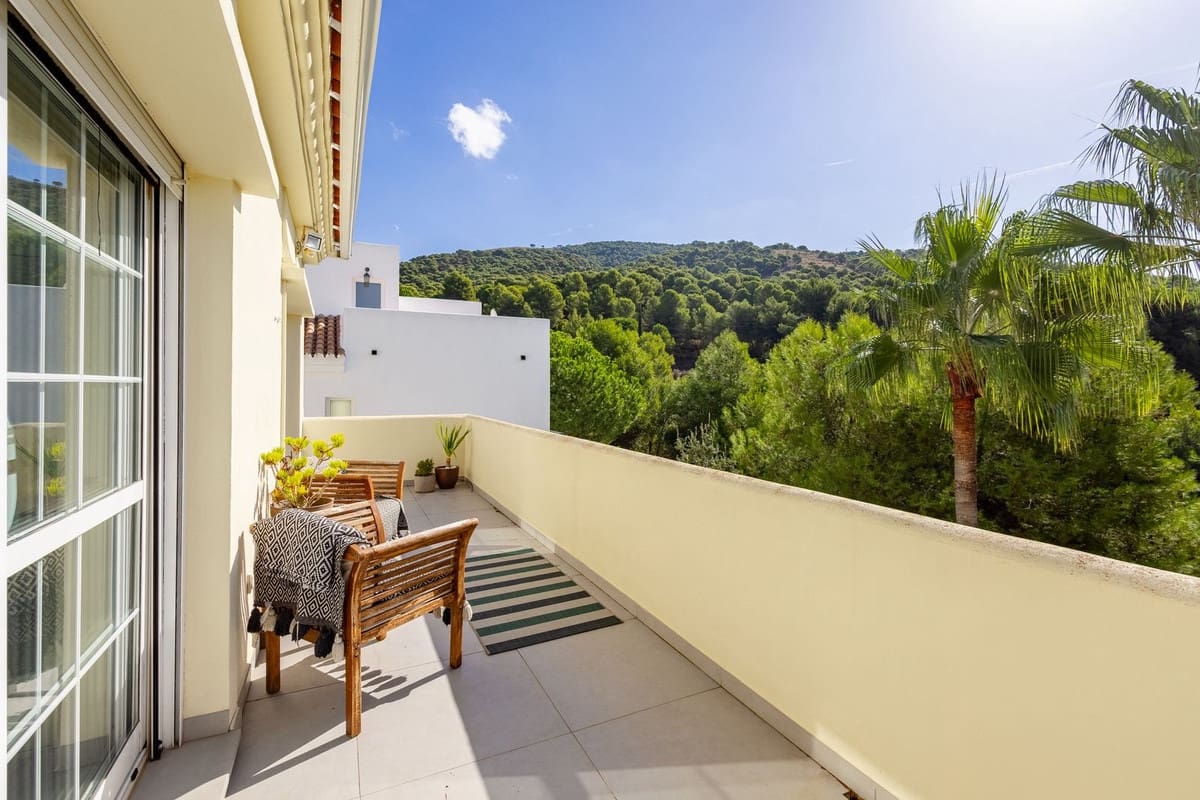 4 soveværelse Byhus til salg i Alhaurin Golf med swimmingpool garage - € 685.000 (Ref: 10135075)