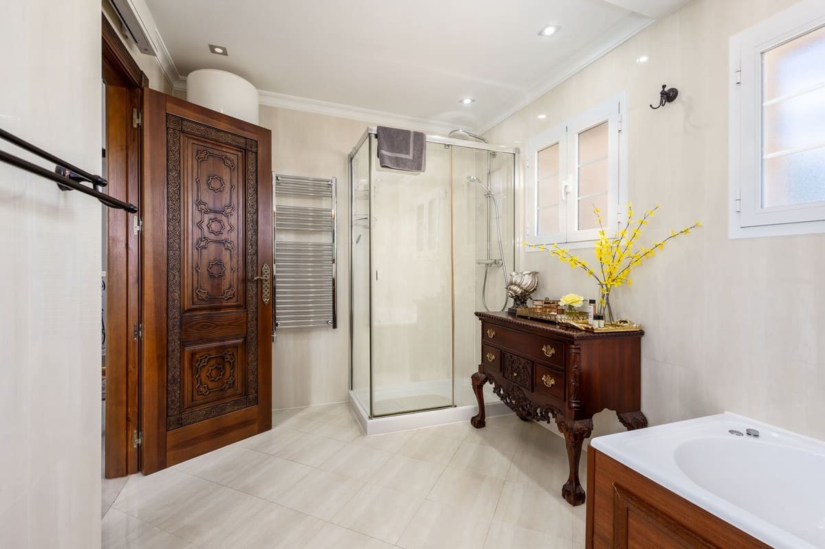 Chalet de 3 habitaciones en Alhaurín Golf en venta con piscina garaje - 845.000 € (Ref: 10136618)