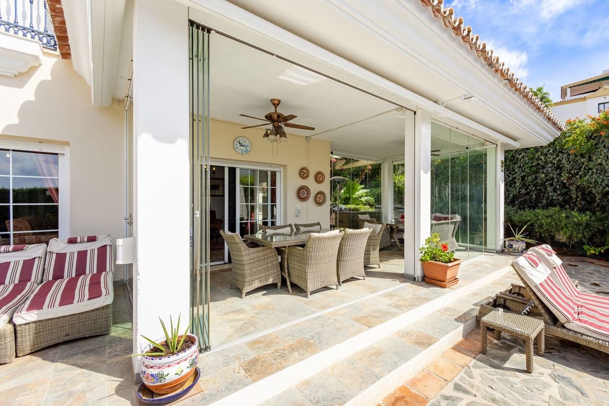 Chalet de 3 habitaciones en Alhaurín Golf en venta con piscina garaje - 845.000 € (Ref: 10136618)