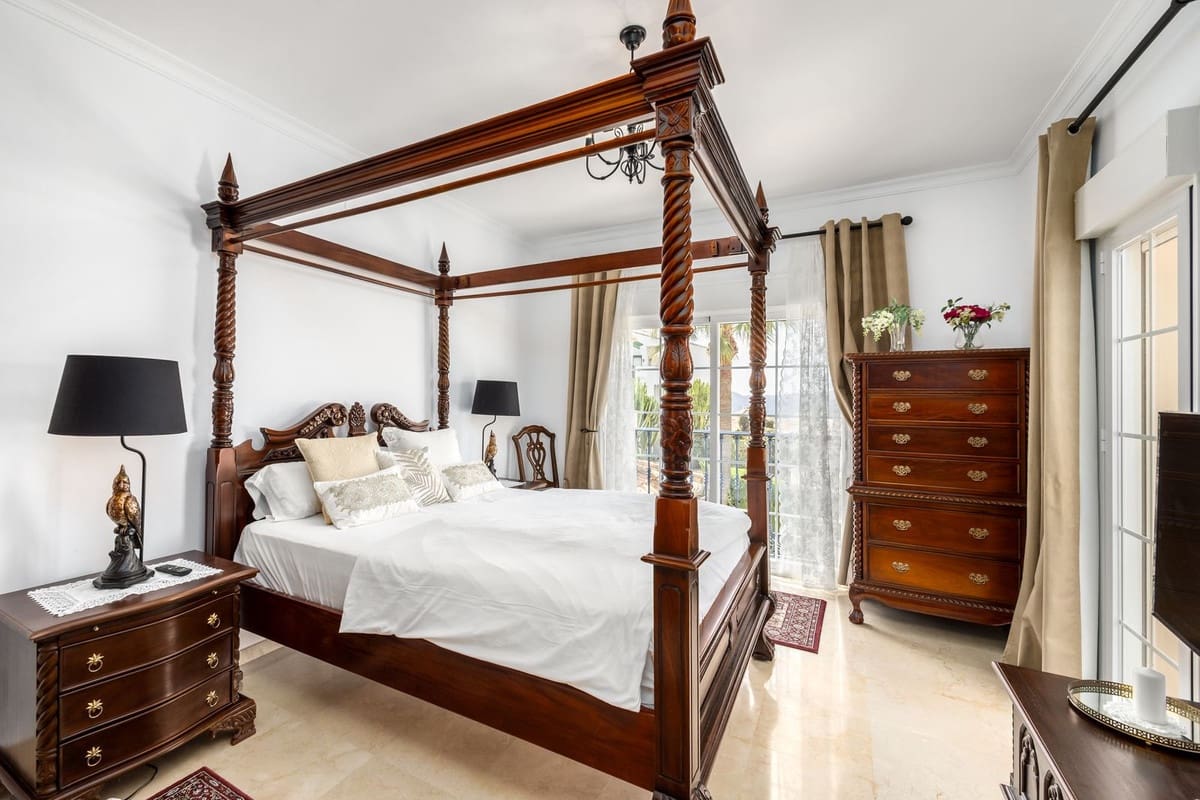 Chalet de 3 habitaciones en Alhaurín Golf en venta con piscina garaje - 845.000 € (Ref: 10136618)