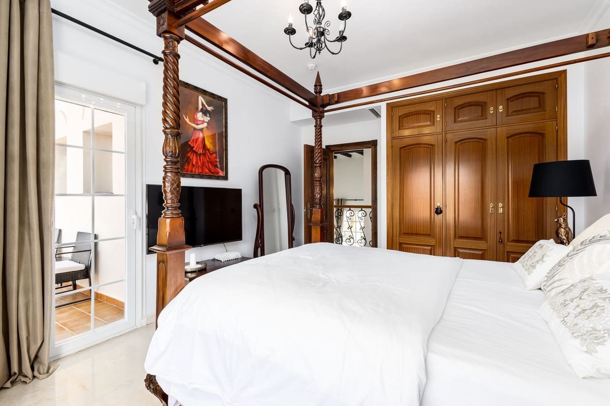 Chalet de 3 habitaciones en Alhaurín Golf en venta con piscina garaje - 845.000 € (Ref: 10136618)