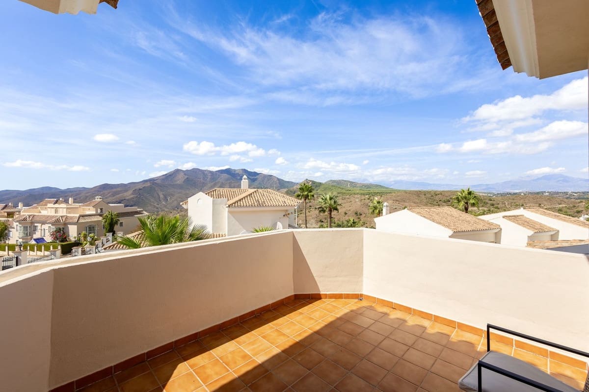 Chalet de 3 habitaciones en Alhaurín Golf en venta con piscina garaje - 845.000 € (Ref: 10136618)