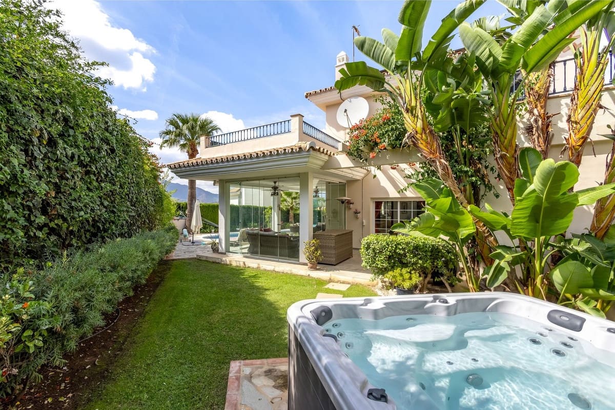 Chalet de 3 habitaciones en Alhaurín Golf en venta con piscina garaje - 845.000 € (Ref: 10136618)