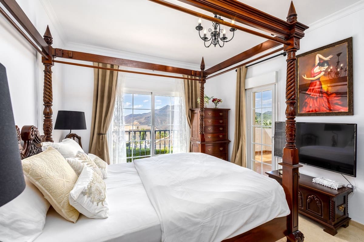 Chalet de 3 habitaciones en Alhaurín Golf en venta con piscina garaje - 845.000 € (Ref: 10136618)