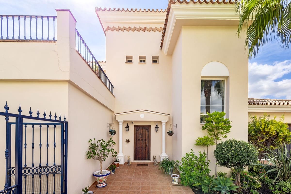 Chalet de 3 habitaciones en Alhaurín Golf en venta con piscina garaje - 845.000 € (Ref: 10136618)