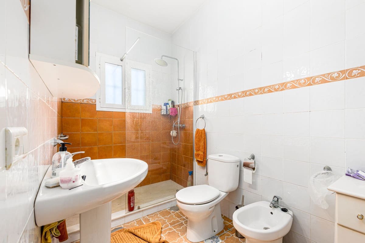 3 sypialnia Willa na sprzedaż w Coin z basenem garażem - 295 000 € (Ref: 10172194)