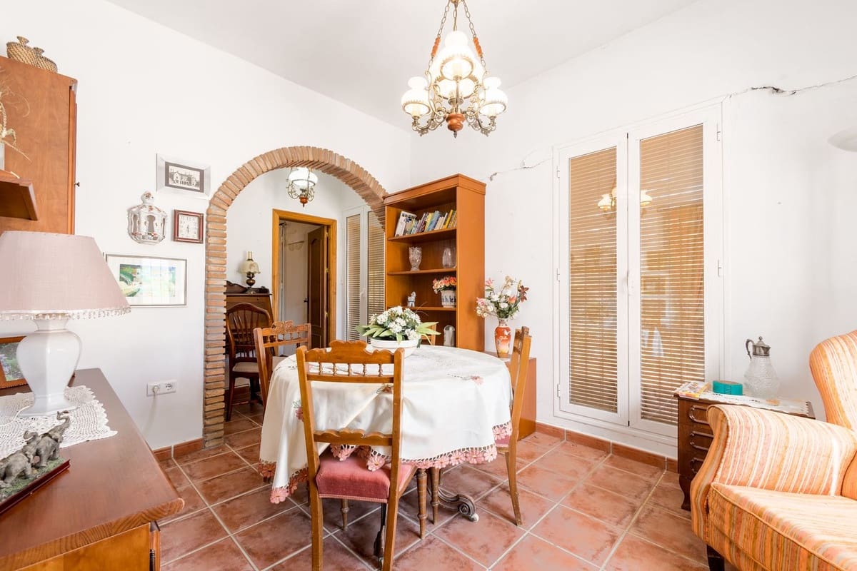 3 sypialnia Willa na sprzedaż w Coin z basenem garażem - 295 000 € (Ref: 10172194)