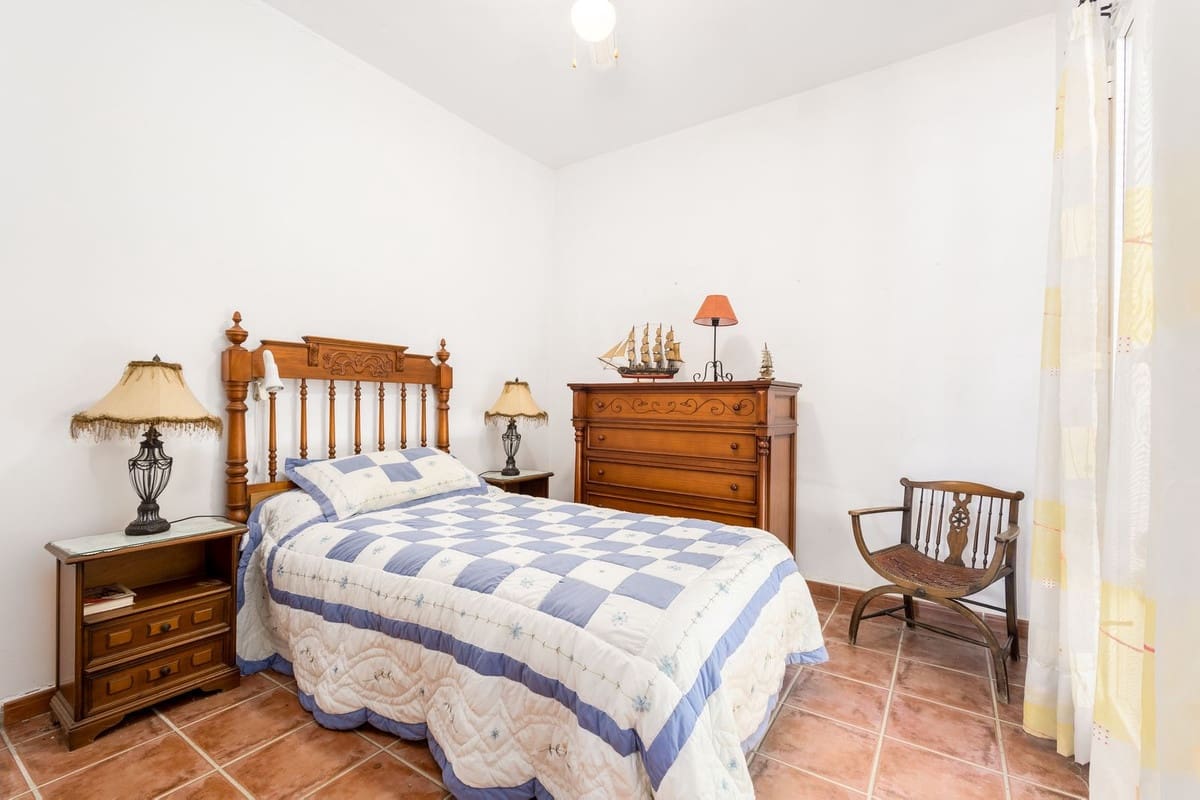 3 sypialnia Willa na sprzedaż w Coin z basenem garażem - 295 000 € (Ref: 10172194)