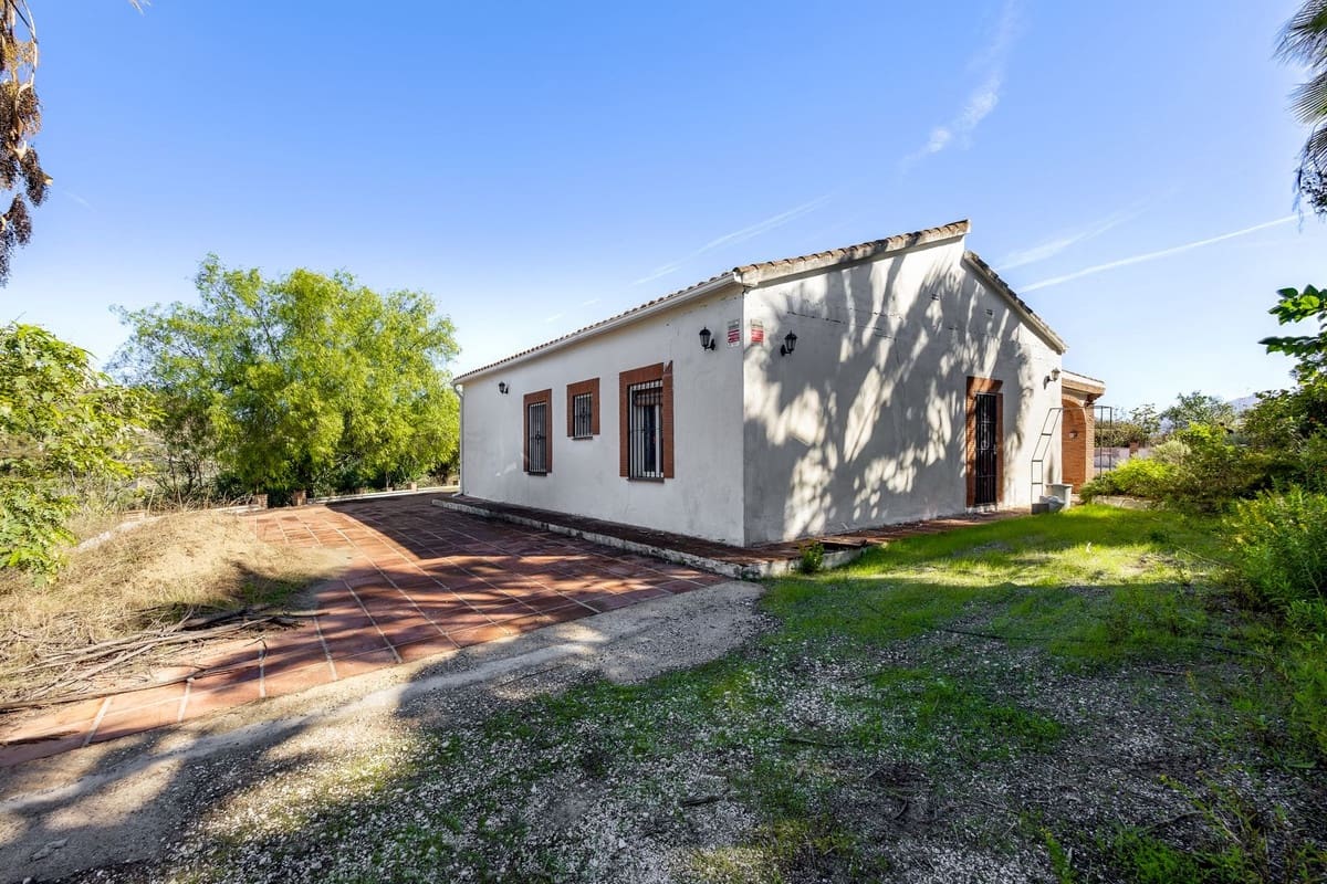 3 sypialnia Willa na sprzedaż w Coin z basenem garażem - 295 000 € (Ref: 10172194)