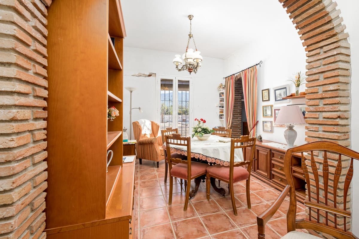 3 sypialnia Willa na sprzedaż w Coin z basenem garażem - 295 000 € (Ref: 10172194)