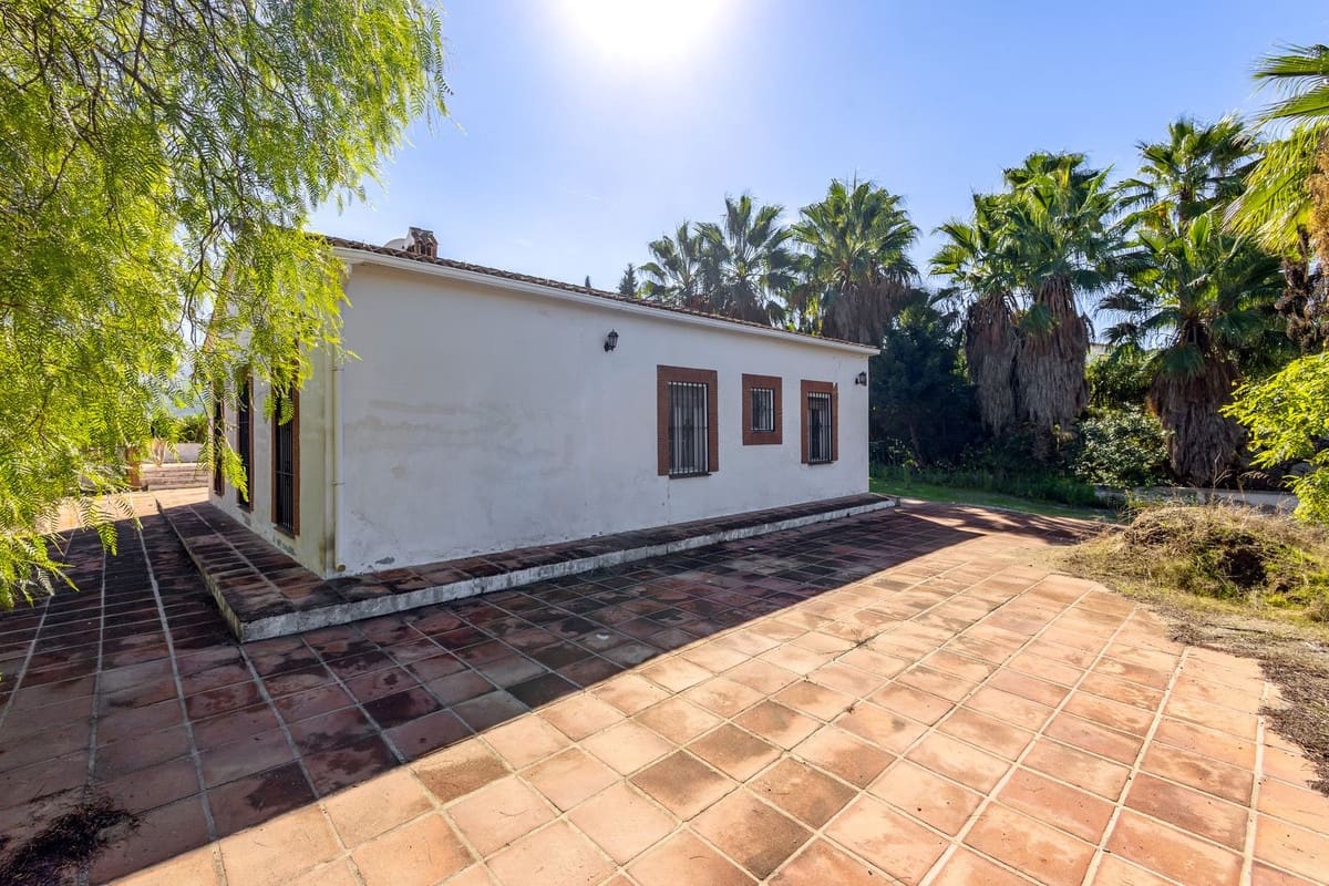 3 sypialnia Willa na sprzedaż w Coin z basenem garażem - 295 000 € (Ref: 10172194)