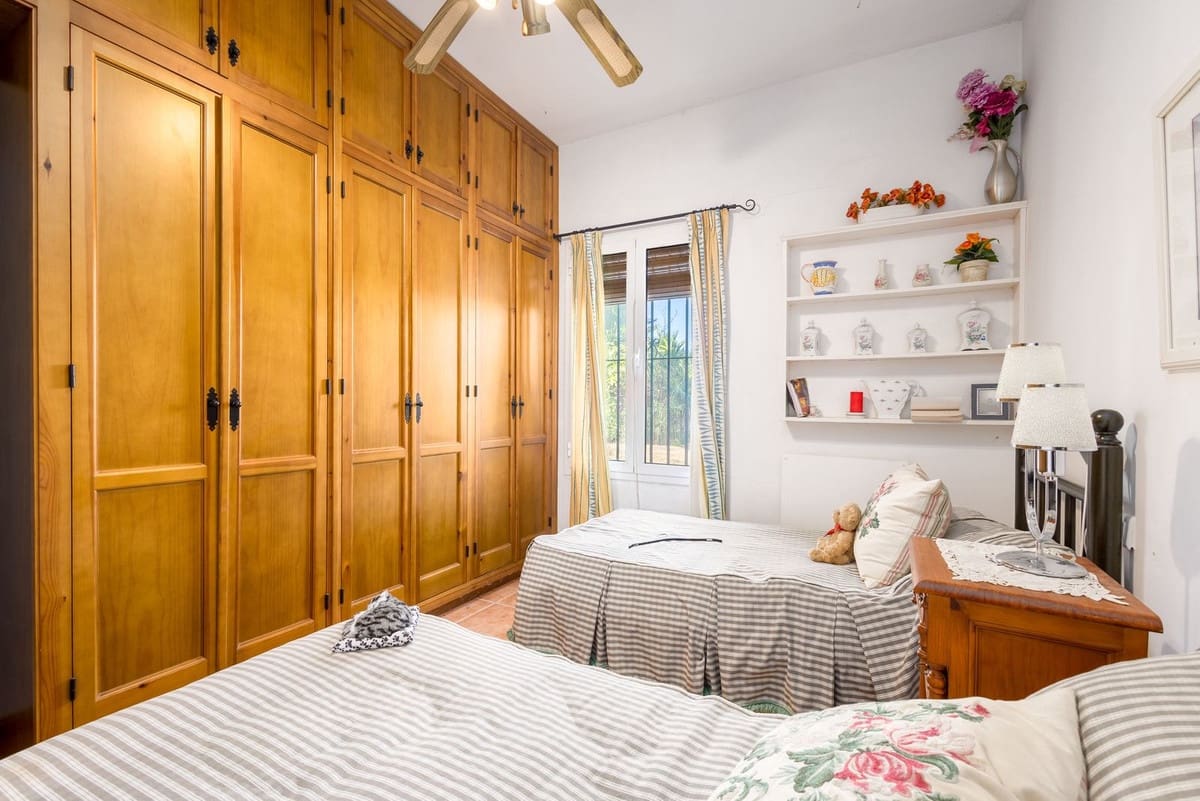 3 sypialnia Willa na sprzedaż w Coin z basenem garażem - 295 000 € (Ref: 10172194)