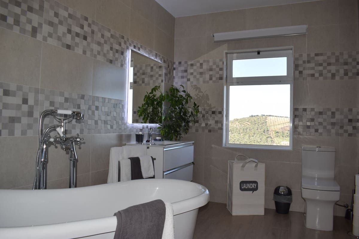 10 sovrum Finca/Hus på landet till salu i Ronda med pool - 1 500 000 € (Ref: 8835834)