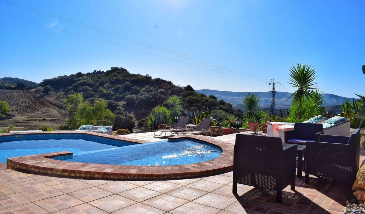 10 sovrum Finca/Hus på landet till salu i Ronda med pool - 1 500 000 € (Ref: 8835834)