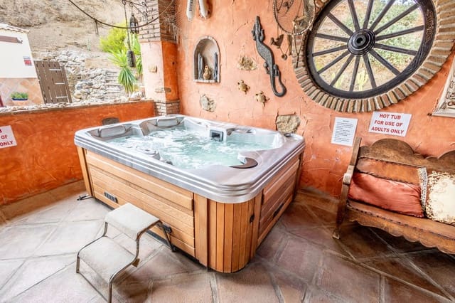 6 bedroom Finca/Country House for sale in Alhaurín el Grande with pool garage - € 995,500 (Ref: 8835836)