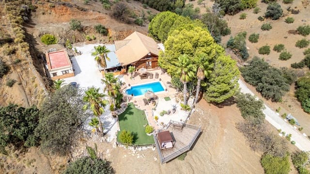 6 bedroom Finca/Country House for sale in Alhaurín el Grande with pool garage - € 995,500 (Ref: 8835836)