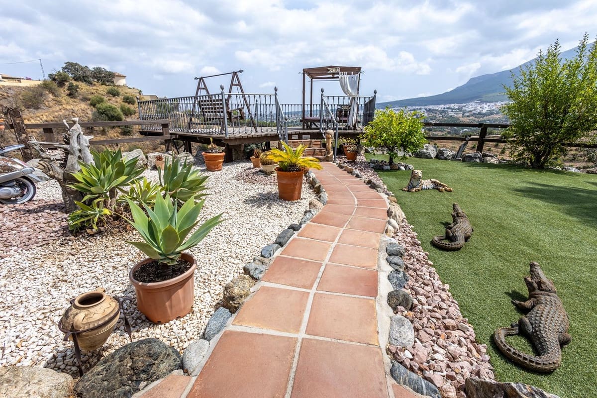 6 bedroom Finca/Country House for sale in Alhaurin el Grande with pool garage - € 995,500 (Ref: 8835836)