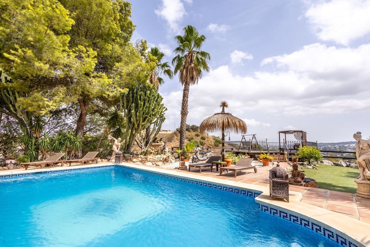 6 bedroom Finca/Country House for sale in Alhaurin el Grande with pool garage - € 995,500 (Ref: 8835836)