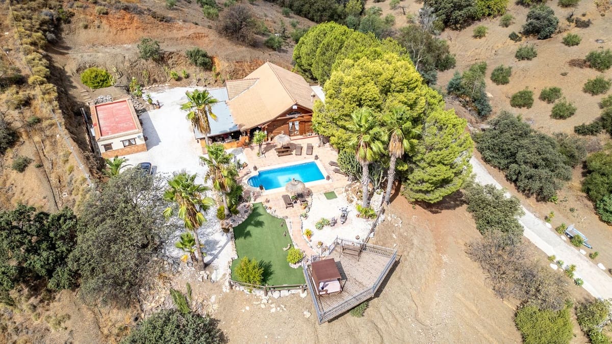 6 bedroom Finca/Country House for sale in Alhaurin el Grande with pool garage - € 995,500 (Ref: 8835836)