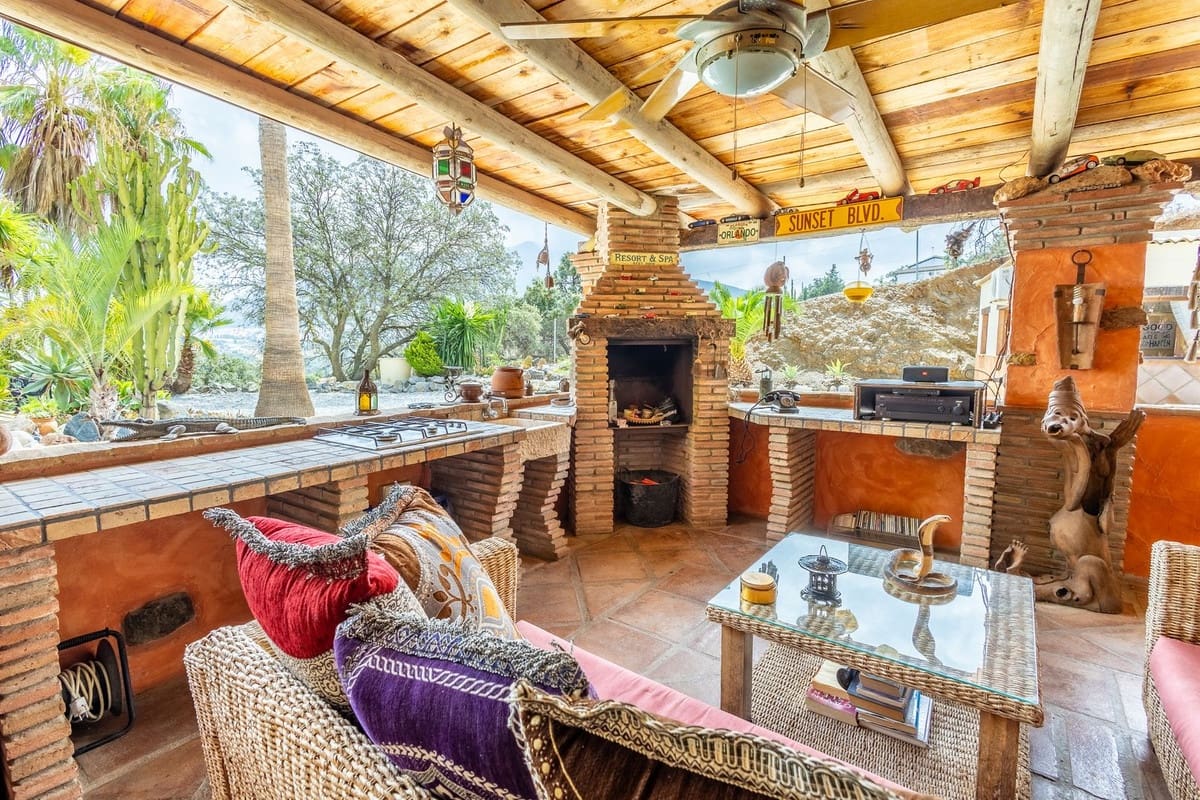 6 bedroom Finca/Country House for sale in Alhaurin el Grande with pool garage - € 995,500 (Ref: 8835836)