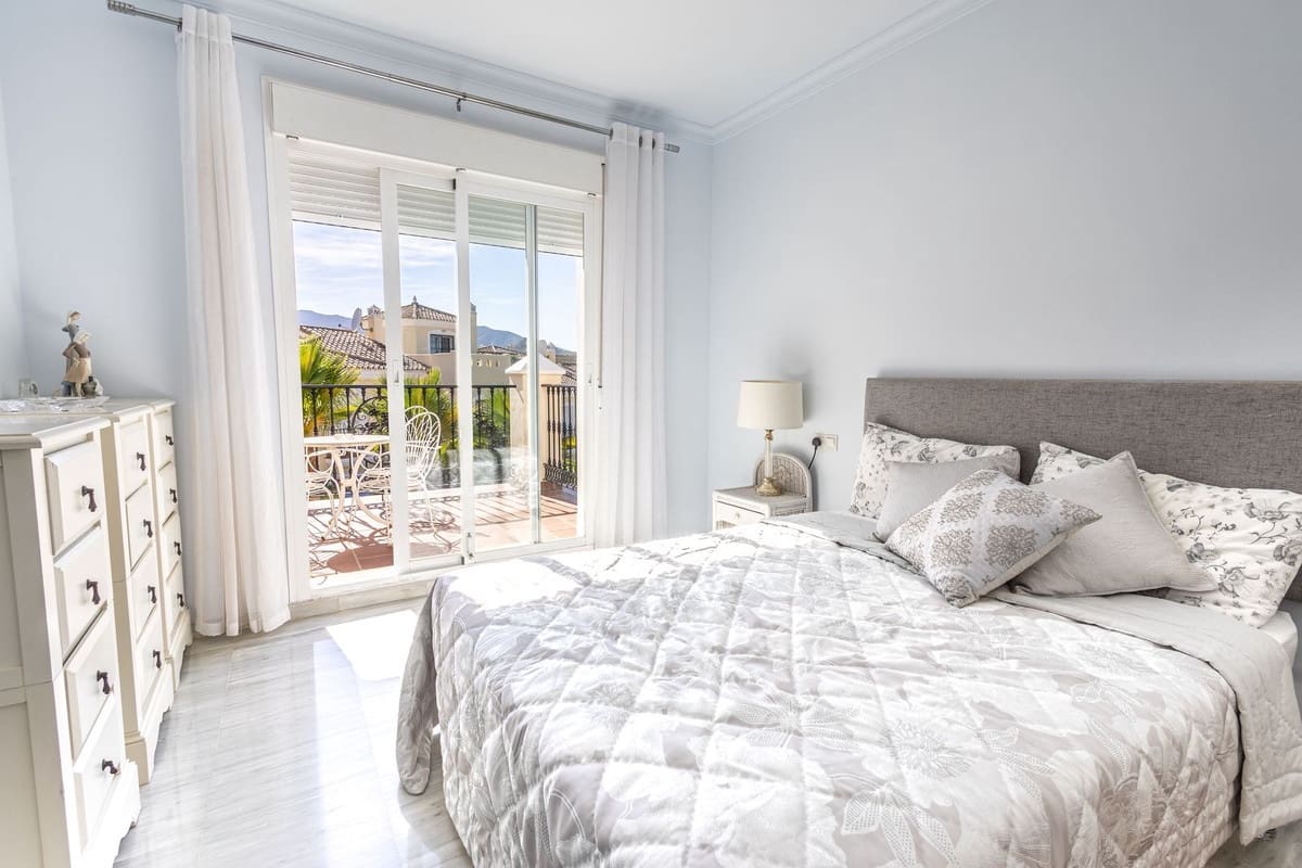 3 sypialnia Willa na sprzedaż w Alhaurin Golf z basenem garażem - 695 000 € (Ref: 8835838)