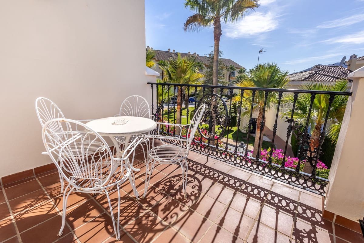 3 sypialnia Willa na sprzedaż w Alhaurin Golf z basenem garażem - 695 000 € (Ref: 8835838)