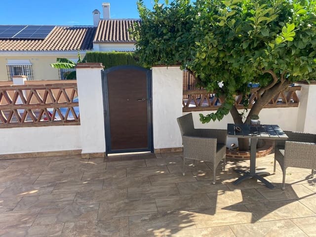 3 soveværelse Semi-Rækkehus til salg i Coín med swimmingpool - € 335.000 (Ref: 8897771)
