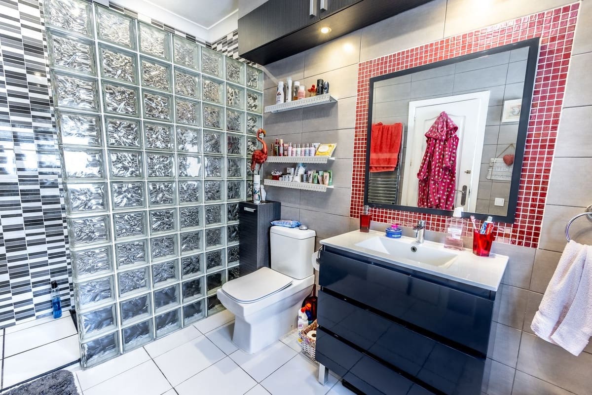 6 sypialnia Willa na sprzedaż w Alhaurin el Grande z basenem garażem - 625 000 € (Ref: 8902753)