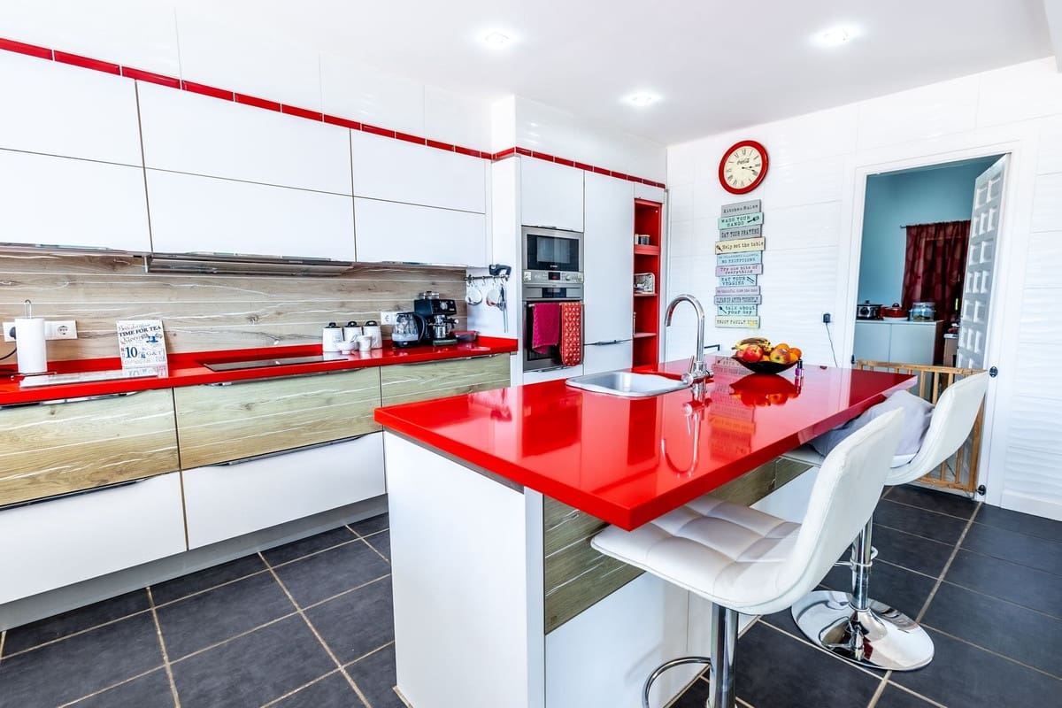 6 sypialnia Willa na sprzedaż w Alhaurin el Grande z basenem garażem - 625 000 € (Ref: 8902753)