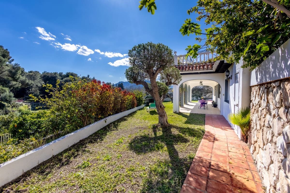 6 sypialnia Willa na sprzedaż w Alhaurin el Grande z basenem garażem - 625 000 € (Ref: 8902753)